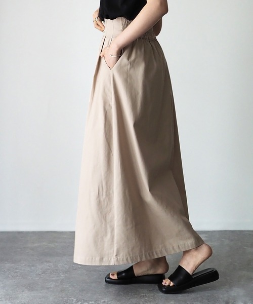 Riberry（リベリー）の「ハイウエストタックAラインスカート（スカート・レディース・ブラック/ベージュ/カーキ・MEDIUM）」の12枚目の写真