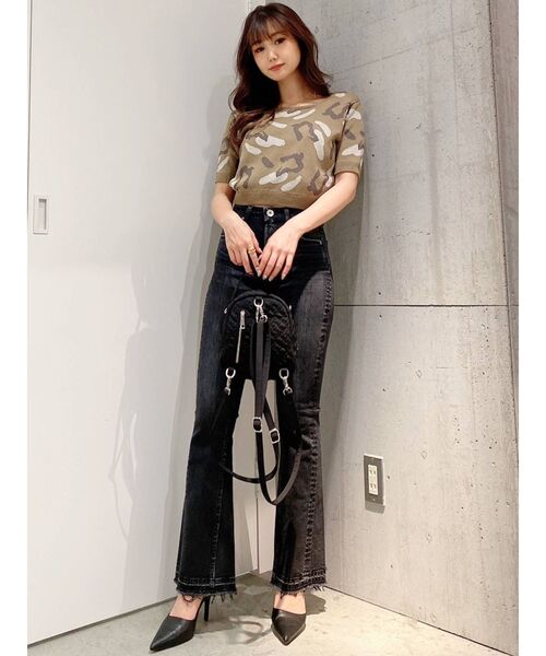 GYDA(ジェイダ)の「ハイウエスト SHAPELY LINEフレアデニムパンツ(デニムパンツ・レディース・ブラック/インディゴブルー・X-SMALL/SMALL/MEDIUM)」の12枚目の写真