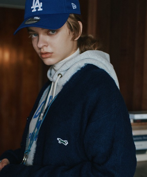 TOWNCRAFT（タウンクラフト）の「【men's FUDGE1月号掲載】[TOWN CRAFT・THE FOX/タウンクラフト・ザフォックス] 別注 ワンポイントロゴ刺繍 シャギーニットカーディガン（カーディガン/ボレロ・レディース・ライトグレー/ネイビー/ブラウン/レッド/グリーン・S/M/L）」の4枚目の写真