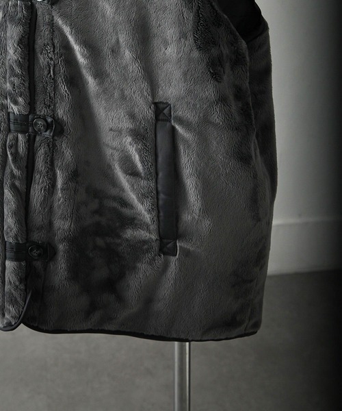 NILWAY（ニルウェイ）の「リバーシブル キルティング ボアファー ベスト（ベスト・レディース・ブラック×グリーン/グレー系/ベージュ系・MEDIUM/LARGE）」の13枚目の写真