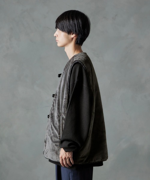 NILWAY（ニルウェイ）の「リバーシブル キルティング ボアファー ベスト（ベスト・レディース・ブラック×グリーン/グレー系/ベージュ系・MEDIUM/LARGE）」の21枚目の写真