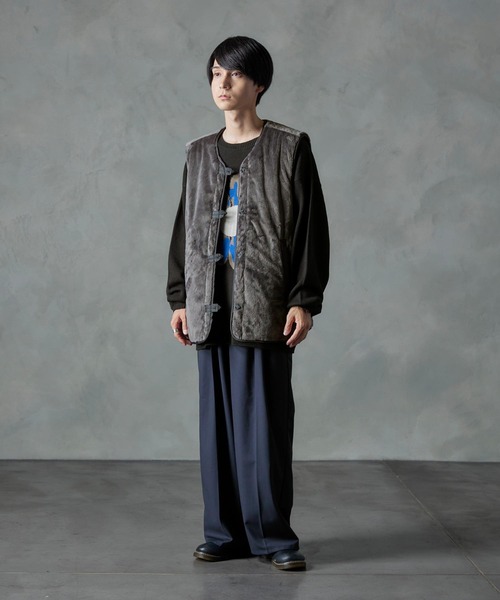 NILWAY（ニルウェイ）の「リバーシブル キルティング ボアファー ベスト（ベスト・レディース・ブラック×グリーン/グレー系/ベージュ系・MEDIUM/LARGE）」の19枚目の写真