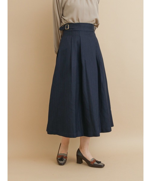 Te chichi（テチチ）の「サイドバックルタックスカート【セットアップ可】（スカート・レディース・ベージュ/ネイビー/ブラウン・SMALL/MEDIUM）」の3枚目の写真