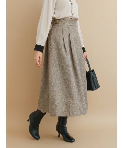 Te chichi（テチチ）の「サイドバックルタックスカート【セットアップ可】（スカート・レディース・ベージュ/ネイビー/ブラウン・SMALL/MEDIUM）」の2枚目の写真