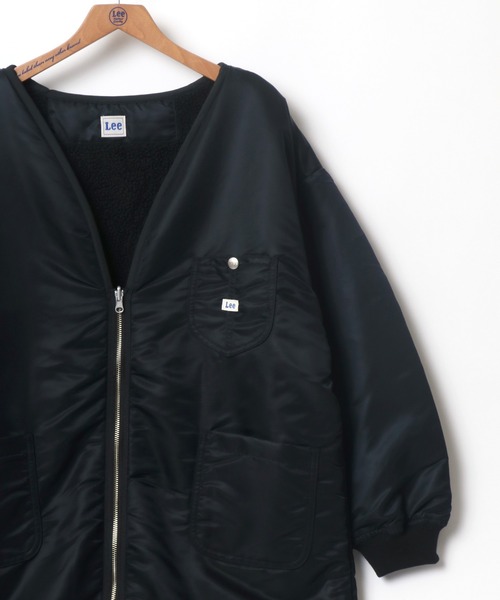 Lee（リー）の「Lee/リー REVERSIBLE BOA ZIP COAT/オーバーサイズ リバーシブル ボア ジャケット（ノーカラージャケット・レディース・ブラック/オリーブ・S/M）」の2枚目の写真