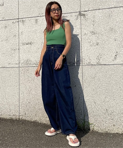 FREE'S MART（フリーズマート）の「◇デニムエッグパンツ（デニムパンツ・レディース・ライトインディゴブルー/ワンウォッシュ・MEDIUM/SMALL）」の12枚目の写真