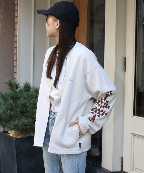 PENDLETON(ペンドルトン)の「PENDLETON/ペンドルトン バックプリントスウェットカーディガン BACK PRINT SWEAT CARDIGAN 2475-9006(カーディガン/ボレロ・レディース・チャコールグレー/ライトベージュ・M/L)」の11枚目の写真