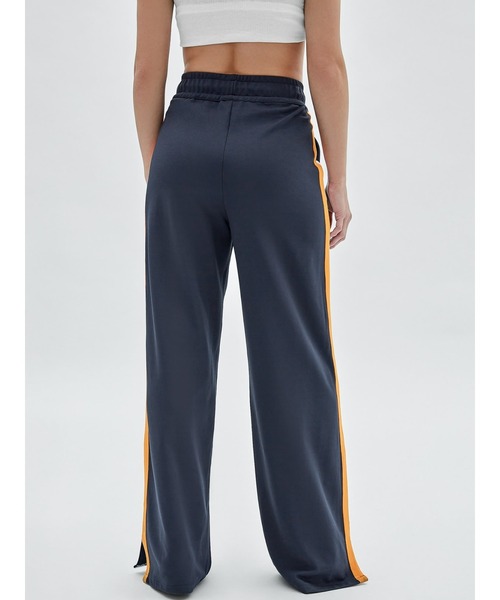 Guess（ゲス）の「GUESS Originals Track Pants（その他パンツ・レディース・ネイビー・MEDIUM/X-SMALL/SMALL）」の4枚目の写真