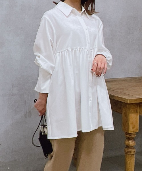 un dix cors（アンディコール）の「ビッグカフスブラウス（シャツ/ブラウス・レディース・ブラック/ホワイト・FREE）」の3枚目の写真