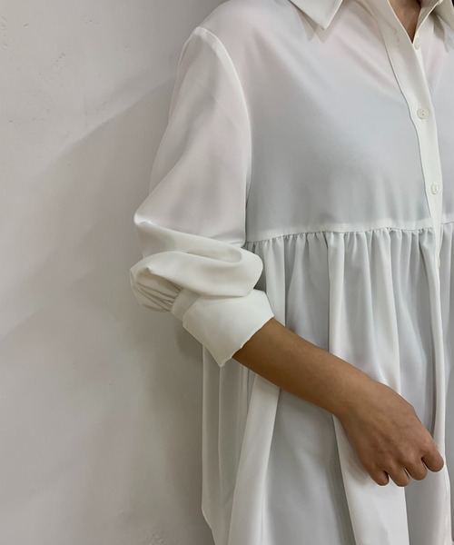 un dix cors（アンディコール）の「ビッグカフスブラウス（シャツ/ブラウス・レディース・ブラック/ホワイト・FREE）」の16枚目の写真