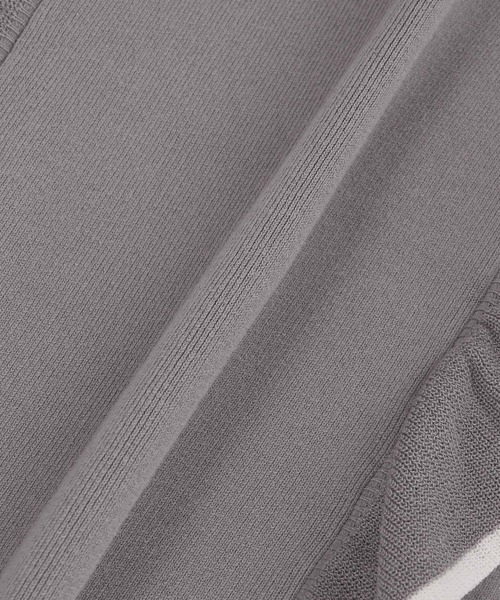 ADAM ET ROPE'(アダムエロペ)の「【サステナブル・WEB限定】フリルニットベスト(ベスト・レディース・ブラック/グレー/オフホワイト・FREE)」の18枚目の写真