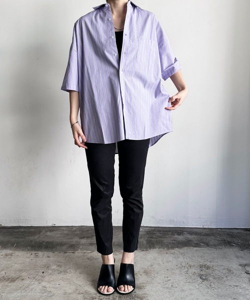 COMMON WARE（コモンウェアー）の「COMMONWARE:コットン ブロード ビッグサイズレギュラーカラーシャツS/S（シャツ/ブラウス・レディース・グレイッシュベージュ/グリーン/イエロー/ブラック/ブラック×ホワイト/ラベンダー/サックスブルー/グリーン系/ホワイト×ブルー/ホワイト/サックスブルー系・XL/L/M）」の10枚目の写真