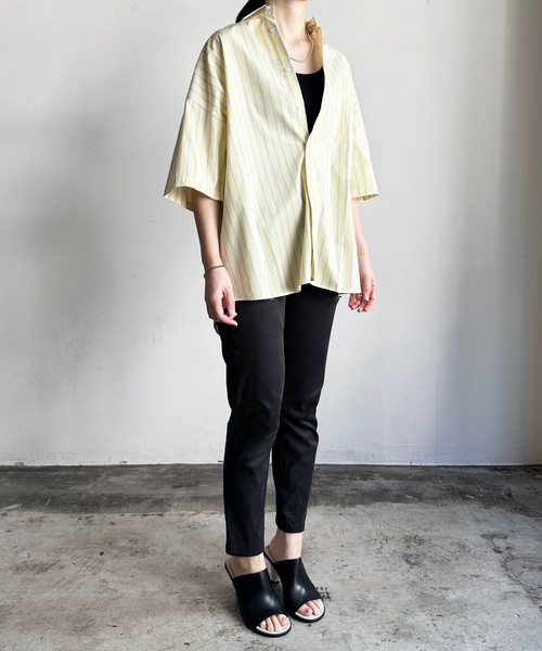 COMMON WARE（コモンウェアー）の「COMMONWARE:コットン ブロード ビッグサイズレギュラーカラーシャツS/S（シャツ/ブラウス・レディース・グレイッシュベージュ/グリーン/イエロー/ブラック/ブラック×ホワイト/ラベンダー/サックスブルー/グリーン系/ホワイト×ブルー/ホワイト/サックスブルー系・XL/L/M）」の11枚目の写真