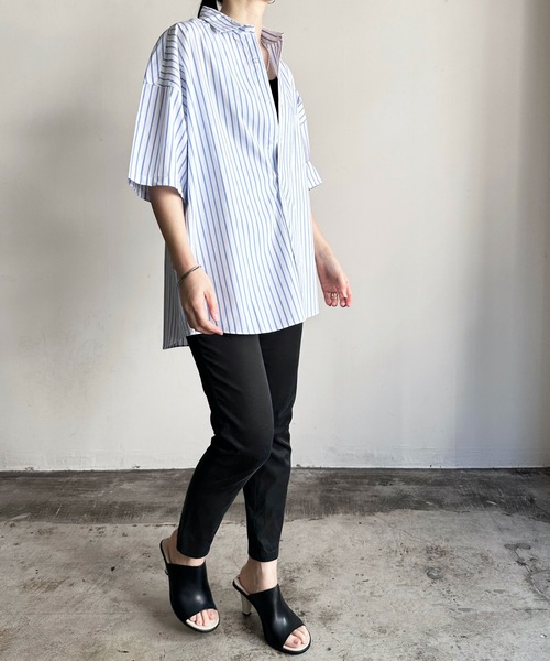 COMMON WARE（コモンウェアー）の「COMMONWARE:コットン ブロード ビッグサイズレギュラーカラーシャツS/S（シャツ/ブラウス・レディース・グレイッシュベージュ/グリーン/イエロー/ブラック/ブラック×ホワイト/ラベンダー/サックスブルー/グリーン系/ホワイト×ブルー/ホワイト/サックスブルー系・XL/L/M）」の17枚目の写真