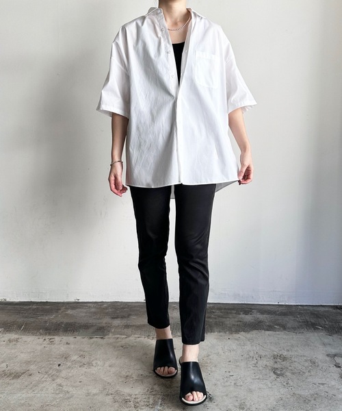 COMMON WARE（コモンウェアー）の「COMMONWARE:コットン ブロード ビッグサイズレギュラーカラーシャツS/S（シャツ/ブラウス・レディース・グレイッシュベージュ/グリーン/イエロー/ブラック/ブラック×ホワイト/ラベンダー/サックスブルー/グリーン系/ホワイト×ブルー/ホワイト/サックスブルー系・XL/L/M）」の14枚目の写真