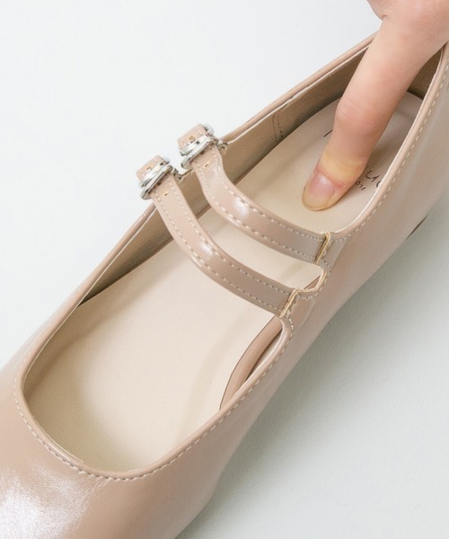 menue(メヌエ)の「メリージェーンスクエアトゥパンプス(パンプス・レディース・グレイッシュベージュ/グリーン/アイボリー/ブラック系・22.5cm/23.0cm/23.5cm/24.0cm/21.5cm/24.5cm/25.0cm/25.5cm/22.0cm/26.0cm)」の17枚目の写真