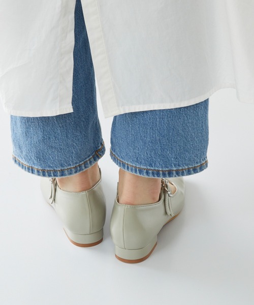 menue(メヌエ)の「メリージェーンスクエアトゥパンプス(パンプス・レディース・グレイッシュベージュ/グリーン/アイボリー/ブラック系・22.5cm/23.0cm/23.5cm/24.0cm/21.5cm/24.5cm/25.0cm/25.5cm/22.0cm/26.0cm)」の22枚目の写真