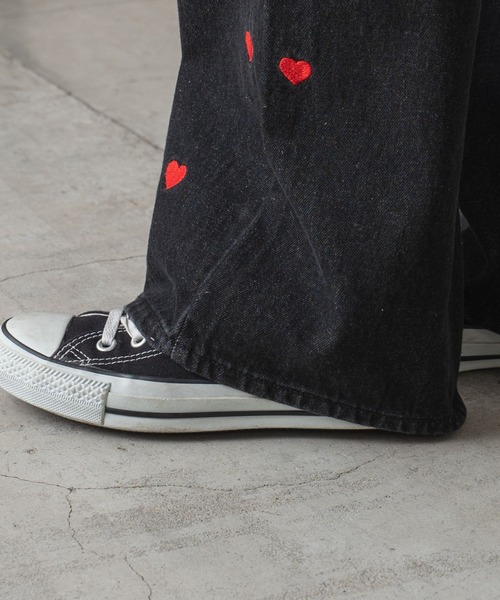 WEGO（ウィゴー）の「WEGO/パターン刺繍デニムパンツ（デニムパンツ・レディース・ブラック/ブラック系その他/インディゴブルー/ライトインディゴブルー・SMALL/MEDIUM）」の12枚目の写真