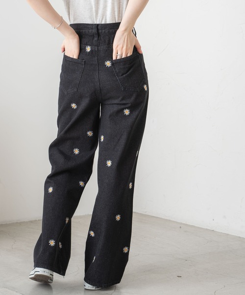 WEGO（ウィゴー）の「WEGO/パターン刺繍デニムパンツ（デニムパンツ・レディース・ブラック/ブラック系その他/インディゴブルー/ライトインディゴブルー・SMALL/MEDIUM）」の14枚目の写真
