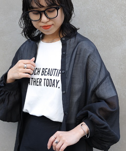 COLONY 2139（コロニートゥーワンスリーナイン）の「シアーバンドカラー長袖シャツ（シャツ/ブラウス・レディース・イエロー/ライトグレー/ホワイト/ブラック/ブラウン/ベージュ・FREE）」の3枚目の写真