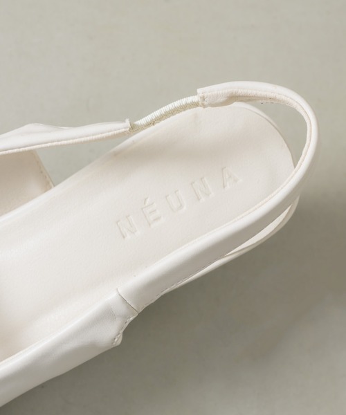 NEUNA（ヌナ）の「【トレンドのベルトデザイン】フェイクレザーベルトローヒールパンプス（パンプス・レディース・アイボリー/ブラック・SMALL/MEDIUM/LARGE）」の11枚目の写真