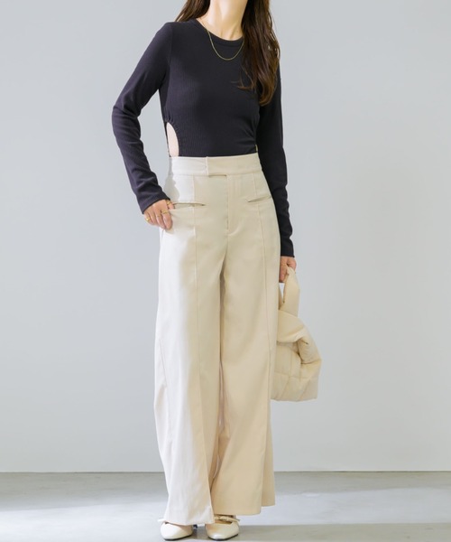 NEUNA（ヌナ）の「【トレンドのベルトデザイン】フェイクレザーベルトローヒールパンプス（パンプス・レディース・アイボリー/ブラック・SMALL/MEDIUM/LARGE）」の4枚目の写真