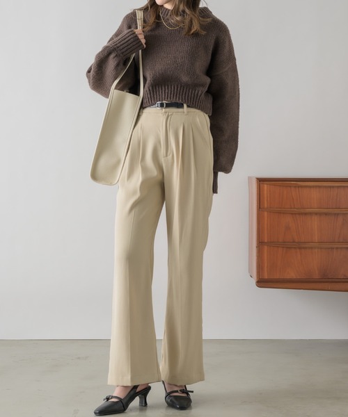 NEUNA（ヌナ）の「【トレンドのベルトデザイン】フェイクレザーベルトローヒールパンプス（パンプス・レディース・アイボリー/ブラック・SMALL/MEDIUM/LARGE）」の14枚目の写真