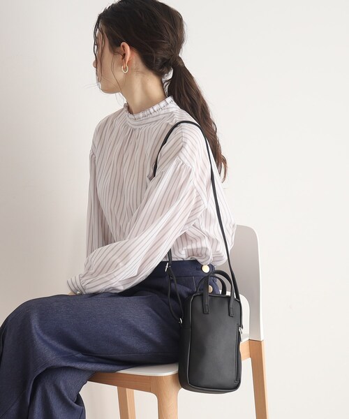 SHOO・LA・RUE（シューラルー）の「◆サイドファスナーポケット付きミニショルダー（ショルダーバッグ・レディース・ブラック/オレンジ/アイボリー・00）」の11枚目の写真