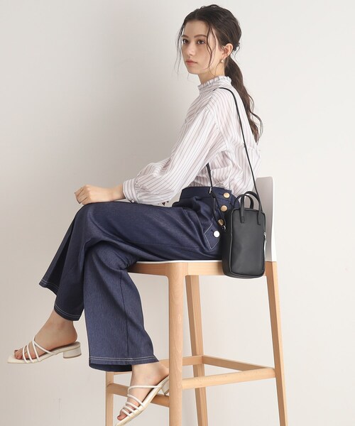 SHOO・LA・RUE（シューラルー）の「◆サイドファスナーポケット付きミニショルダー（ショルダーバッグ・レディース・ブラック/オレンジ/アイボリー・00）」の15枚目の写真