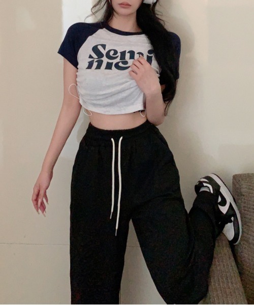 by muni:r(バイ ムニール)の「ラグランシャーリングクロップドTシャツ(Tシャツ/カットソー・レディース・ネイビー/ブラック・FREE)」の12枚目の写真