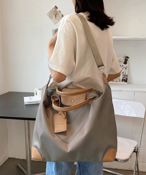 Dita Muaj.（ディータムアージュ）の「ビッグショルダートラベルバッグ（ショルダーバッグ・レディース・ブラック/グレイッシュベージュ・FREE）」の12枚目の写真