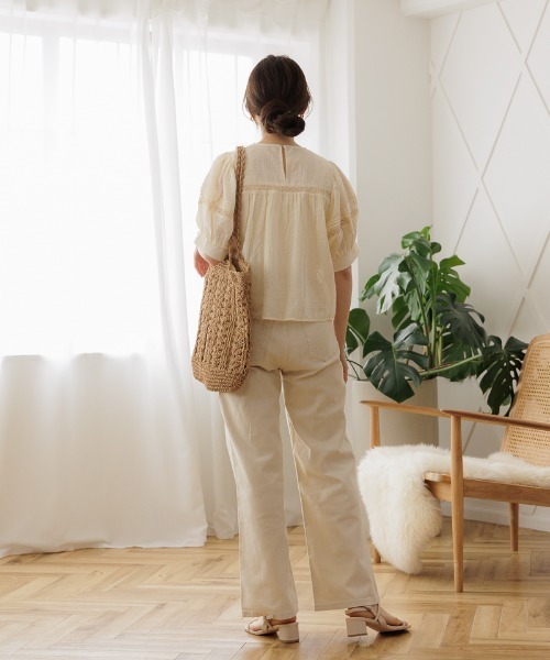 flower(フラワー)の「レースバルーンブラウス(シャツ/ブラウス・レディース・ホワイト/ブラック/イエロー/ブルー・FREE)」の12枚目の写真