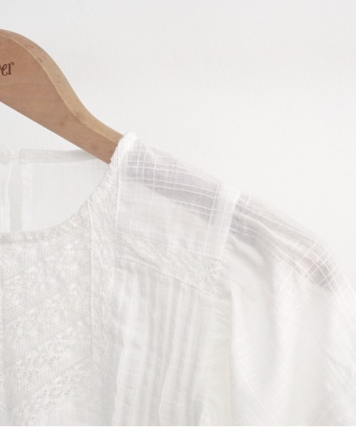 flower(フラワー)の「レースバルーンブラウス(シャツ/ブラウス・レディース・ホワイト/ブラック/イエロー/ブルー・FREE)」の13枚目の写真