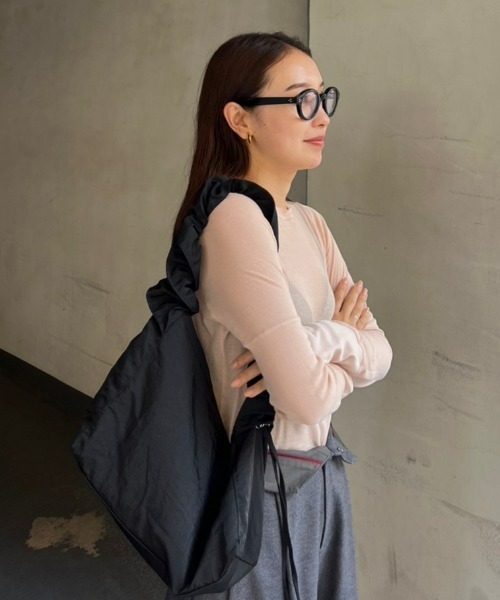 y/m by 村岡美里（イムバイムラオカミサト）の「ナイロンドローコードスクエアBAG（ショルダーバッグ・レディース・ブラック/アイボリー・FREE）」の20枚目の写真