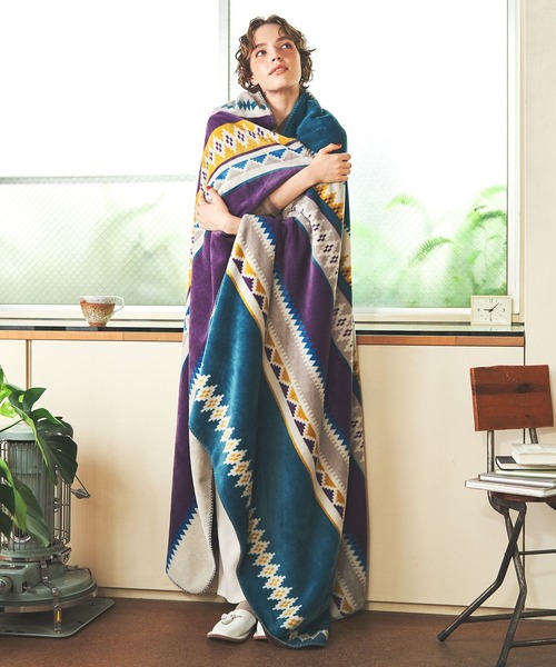 BAYFLOW（ベイフロー）の「[軽いのに暖かいふわふわの肌触り]Lsizeフリースブランケット 23AW（ブランケット・レディース・ベージュ/サックスブルー系/ピンク系/ネイビー系/パープル系・0）」の8枚目の写真