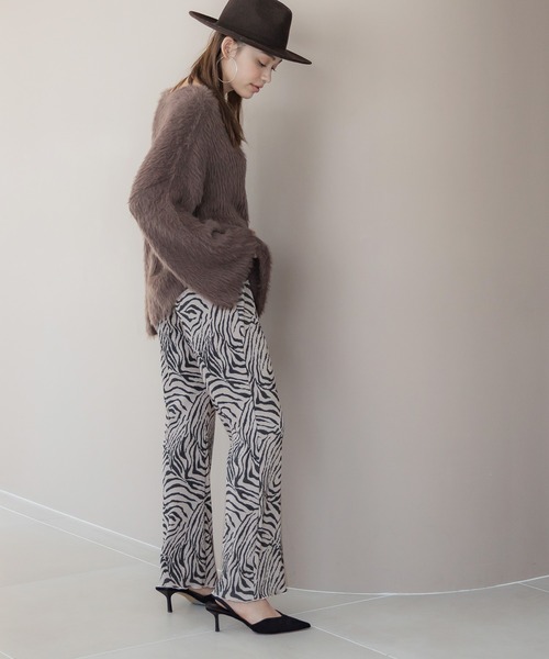 coca(coca)(コカ)の「ピーチスウェードプリーツプリントフレアパンツ(その他パンツ・レディース・A/B・SHORT/LONG)」の4枚目の写真