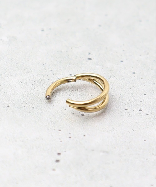 ieLS(イエルズ)の「金属アレルギー対応「ieLS」ステンレス ダブルフープピアス(片耳)(ピアス(片耳用)・メンズ・ゴールド・ONE SIZE)」の2枚目の写真