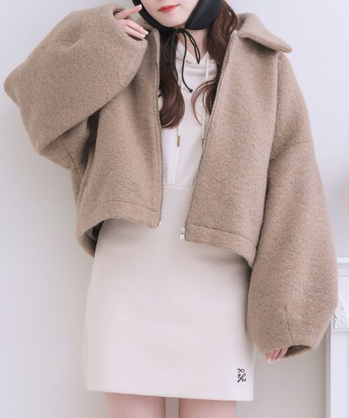 ems excite(エムズエキサイト)の「シープボアショートBZ(ブルゾン・レディース・ライトグレー/ブラウン/アイボリー・FREE)」の1枚目の写真