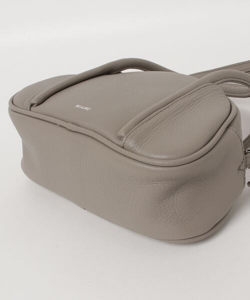 Beau're(ヴュレ)の「【BEAURE】カウレザー 2WAYショルダーミニボストン B-23438 ※(ボストンバッグ・レディース・グレー/ブラック・FREE)」の4枚目の写真
