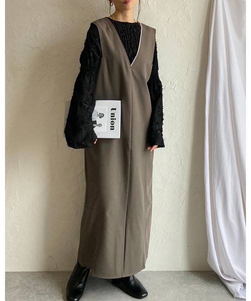 She's Closet(シーズクローゼット)の「深Vネックビジューパールジャンスカロングワンピース(ワンピース・レディース・ブラック/グレー/モカ・FREE)」の11枚目の写真