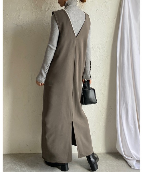 She's Closet(シーズクローゼット)の「深Vネックビジューパールジャンスカロングワンピース(ワンピース・レディース・ブラック/グレー/モカ・FREE)」の18枚目の写真