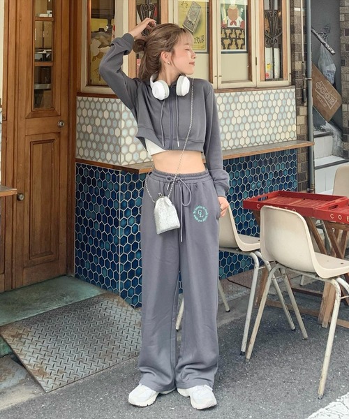 セール】【ZOZO限定】フード付きショート丈スウェットパーカー