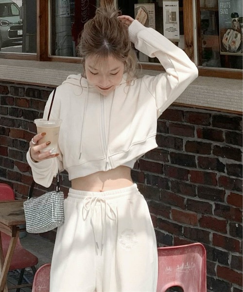 セール】【ZOZO限定】フード付きショート丈スウェットパーカー