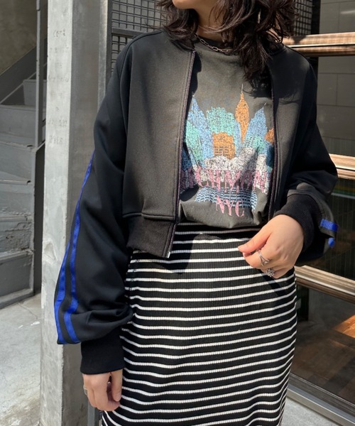 mi via loca（ミヴィアロカ）の「袖ライン　ショートトラックジャケット（ジャージ・レディース・チャコールグレー/ブラック・FREE）」の19枚目の写真