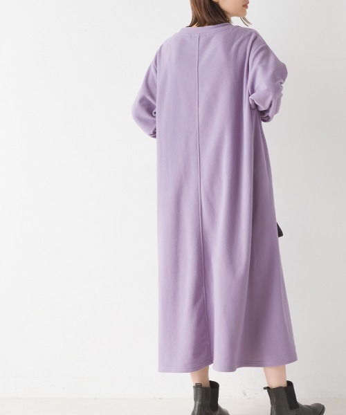 OMNES(オムネス)の「ふわ軽静電気防止マイクロフリースフレアワンピース長袖(ワンピース・レディース・パープル/キャメル/チャコールグレー/ブラック・FREE)」の17枚目の写真