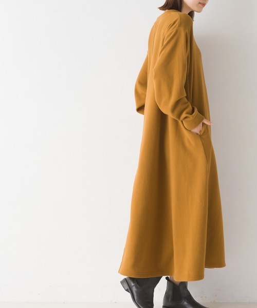 OMNES(オムネス)の「ふわ軽静電気防止マイクロフリースフレアワンピース長袖(ワンピース・レディース・パープル/キャメル/チャコールグレー/ブラック・FREE)」の21枚目の写真