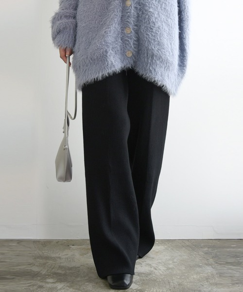 and it_（アンドイット）の「セミワイドリブニットパンツ（その他パンツ・レディース・オレンジ/パープル/ベージュ/ブルー/モカ/ライトグリーン/スモークピンク/ブラック/グリーン・FREE）」の2枚目の写真