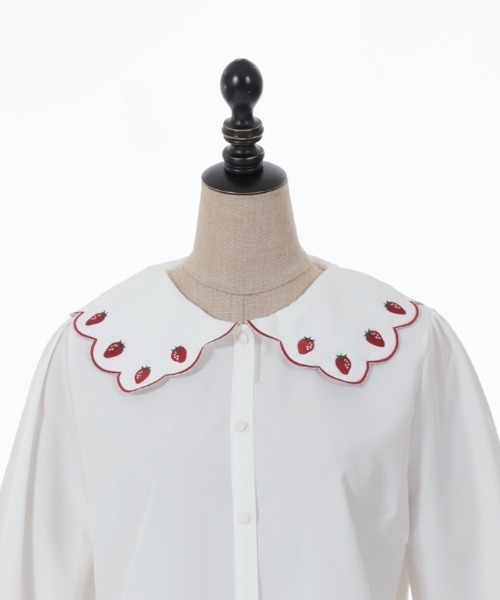 axes femme kawaii（アクシーズファムカワイイ）の「スカラップ苺刺繍ブラウス（シャツ/ブラウス・レディース・ホワイト/ピンク・MEDIUM）」の5枚目の写真