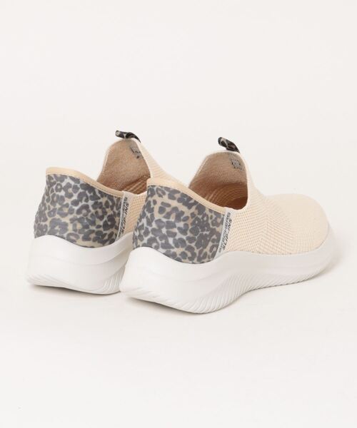 SKECHERS（スケッチャーズ）の「《SKECHERS》ULTRA FLEX 3.0-NATURAL STEP（スリッポン・レディース・レオパード/ブラック系その他・25.0cm/24.5cm/24.0cm/23.5cm/23.0cm/22.5cm）」の3枚目の写真