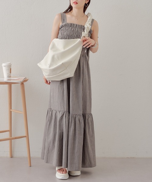 Chico(チコ)の「【A4対応】ドロストBIGショルダーバッグ(ショルダーバッグ・レディース・ゴールド/シルバー/ブラック/アイボリー/ブラック系その他2/ブラウン・FREE)」の12枚目の写真